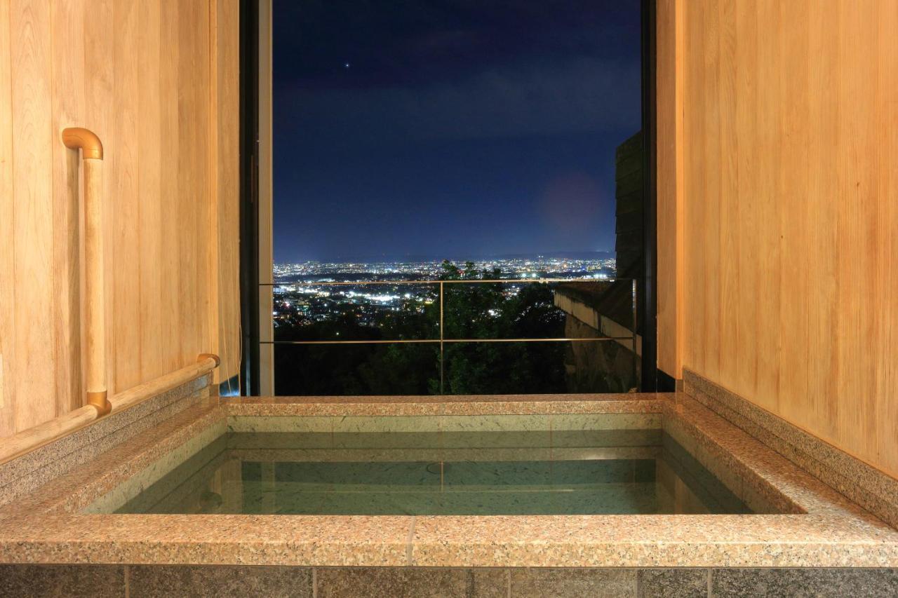 Hotel 山荘 風の杜 Sanso Kazenomori Minoh Esterno foto