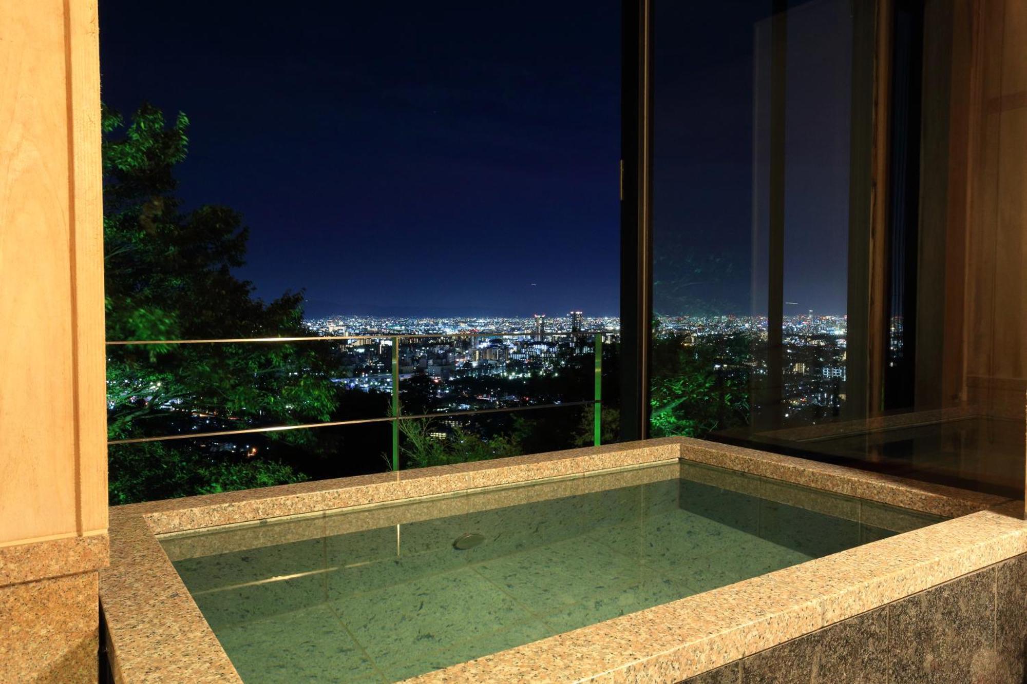 Hotel 山荘 風の杜 Sanso Kazenomori Minoh Esterno foto